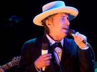 Музыкант, поэт и писатель: за что Боб Дилан получил«Нобеля»