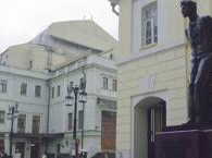 Памятник Чехову в Камергерском переулке перенесут из-за туалета