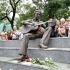 В центре Владивостока открыли памятник Высоцкому